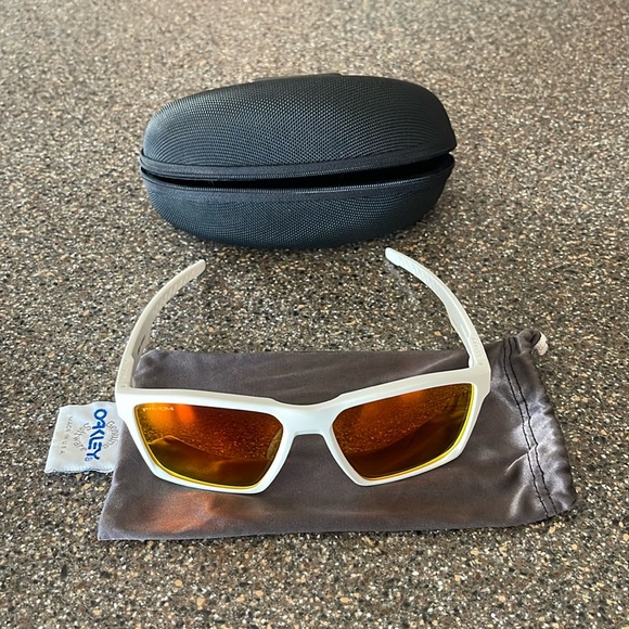 Oakley Targetline Sunglasses - Picture 1 of 6